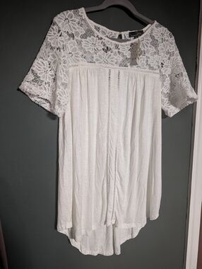 Susan Betro NWT White Lace Yoke Short Sleeve Women's Top